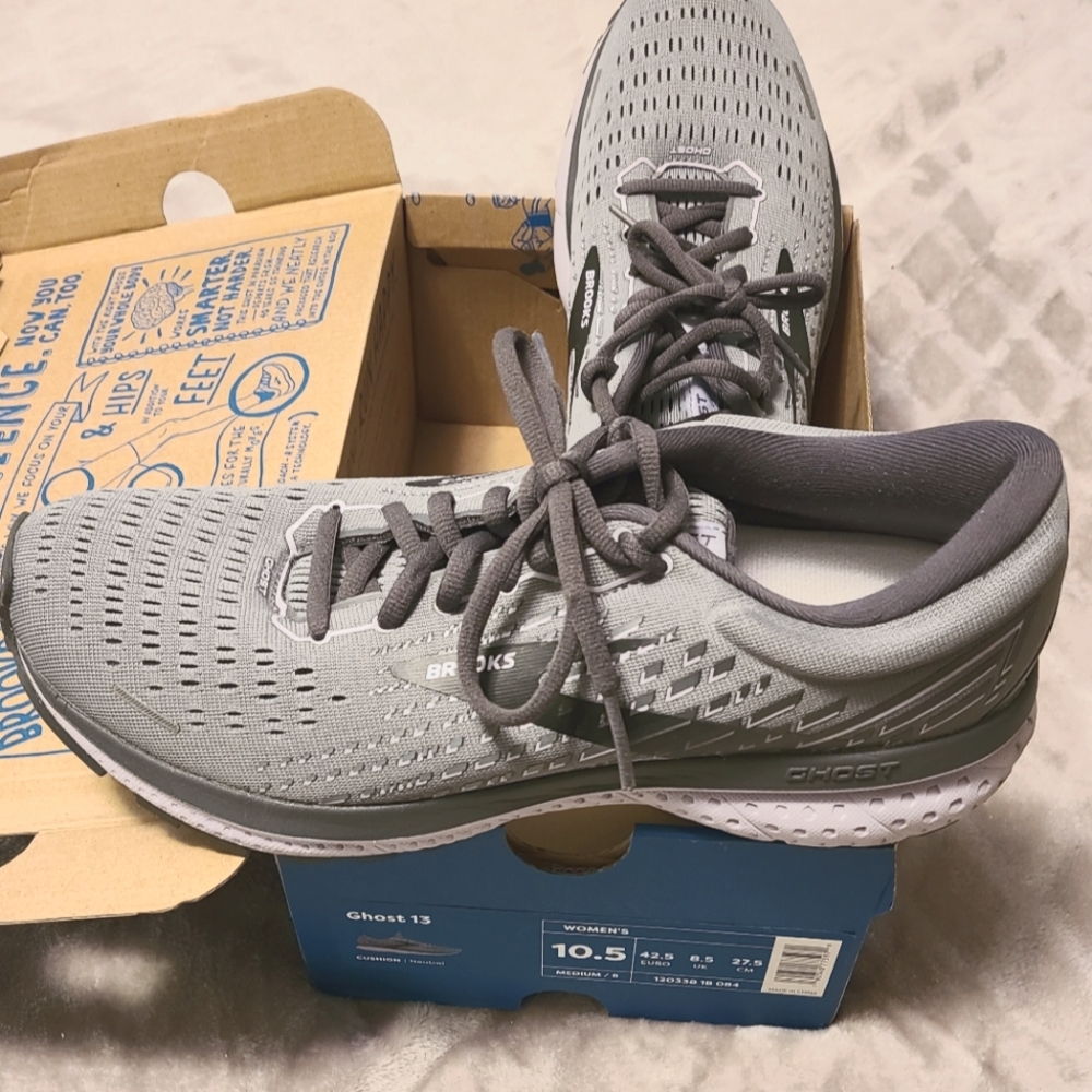 Brooks Womens Ghost 13 Gray Running Shoes Size 10.5 Medium (B  M)